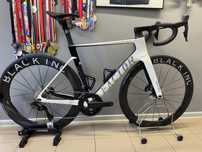 Factor Ostro Vam 2.0 Shimano Ultegra Blackinc