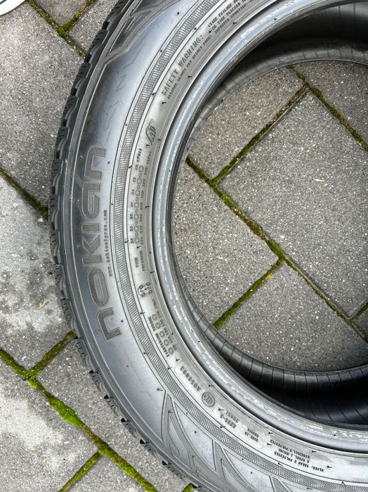 Opony Nokian R17 215/60
