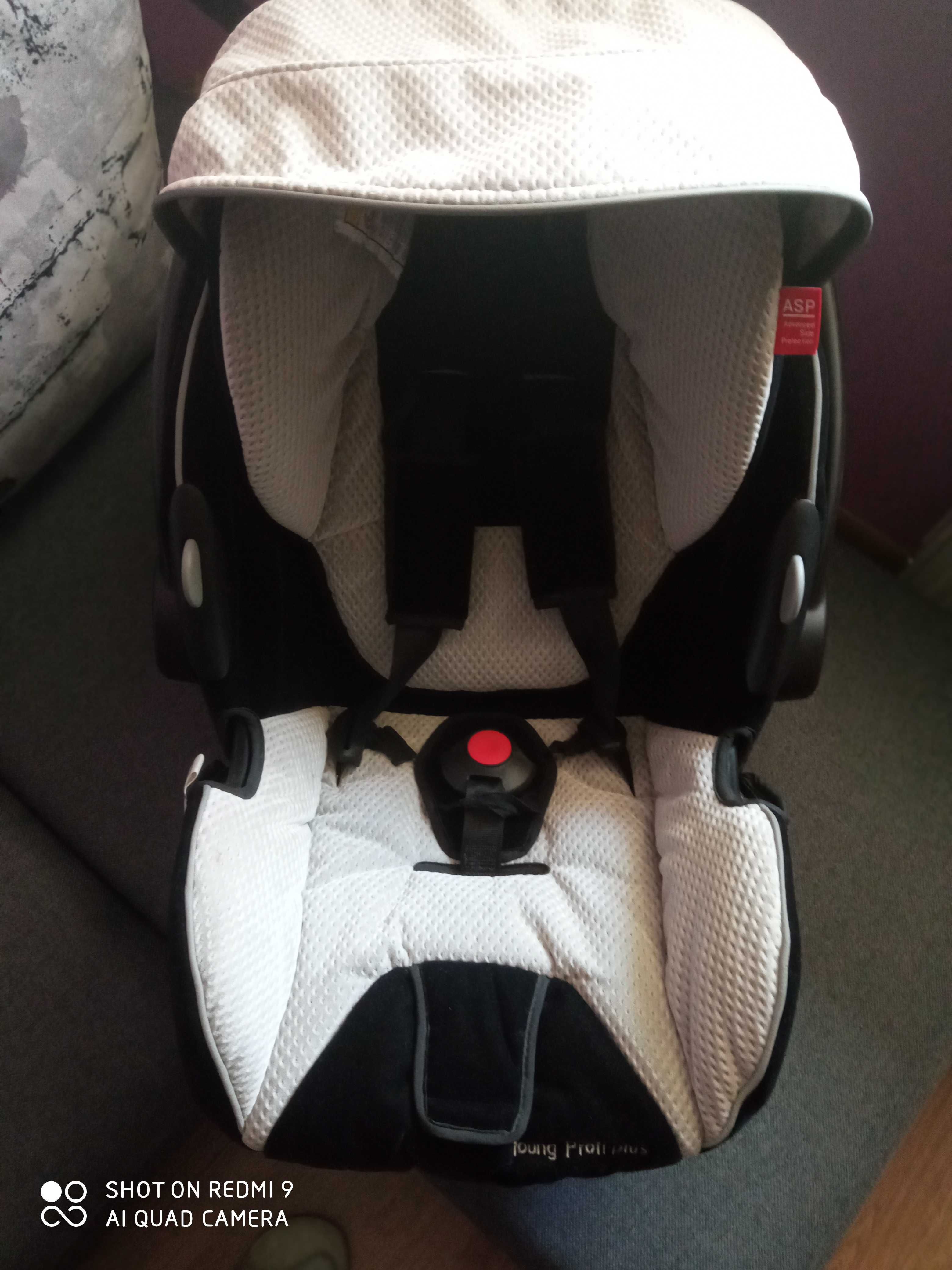 Fotelik samochodowy Recaro Young Profi Plus 0-13 kg nosidełko