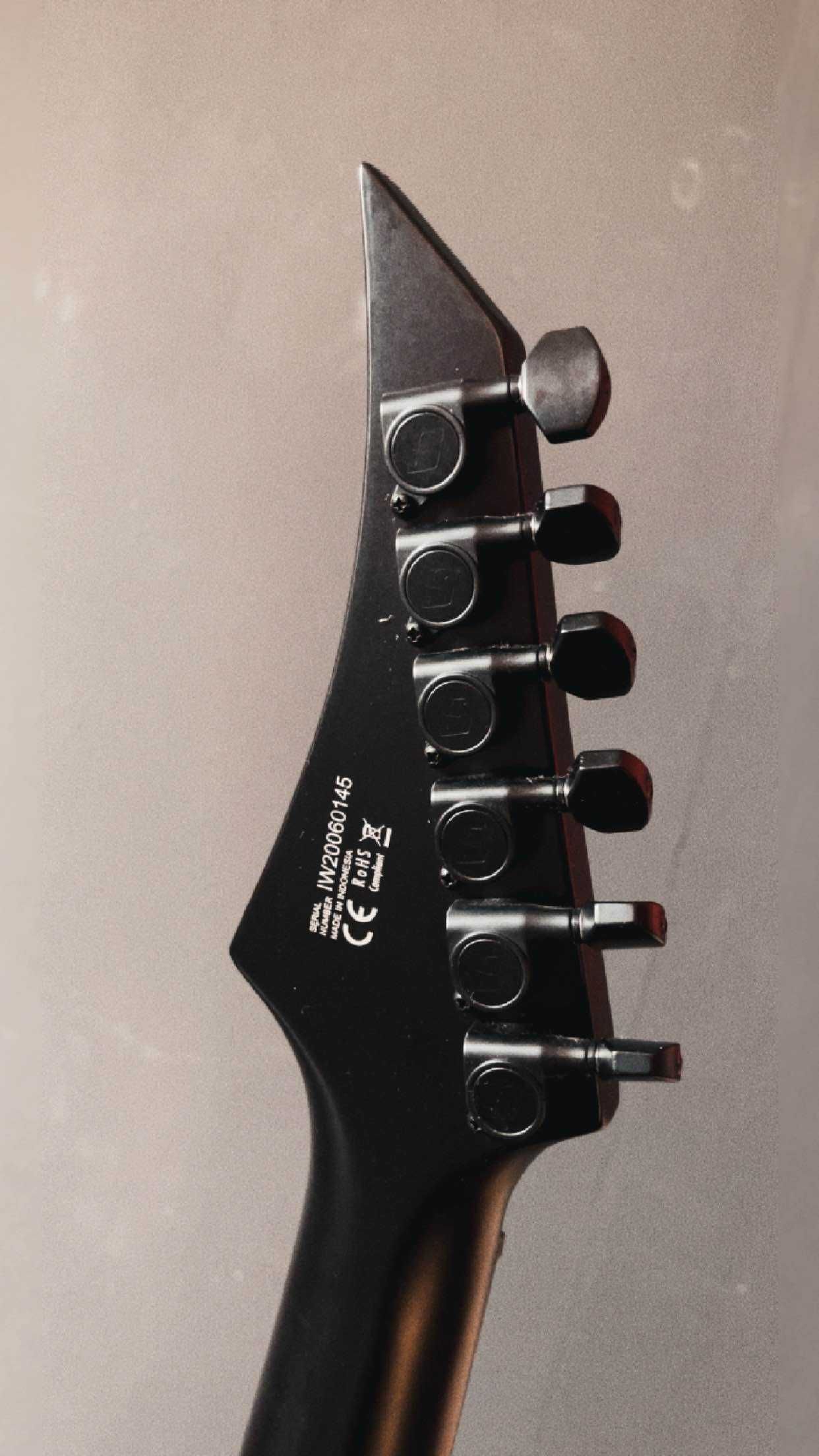 Gitara elektryczna Solar Guitars A2.6C leworęczna z pokrowcem jak nowa
