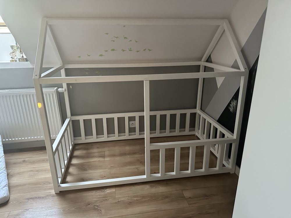 Łóżeczko domek 80x160 z materacem