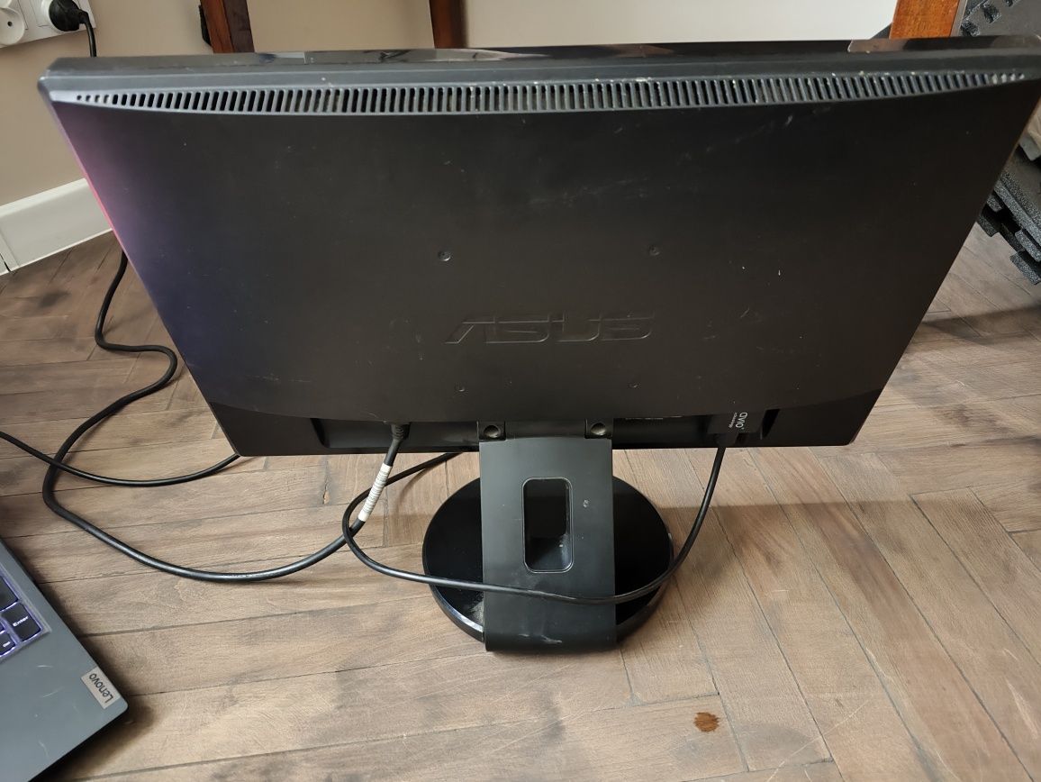 Monitor LED 19" Asus ve198t