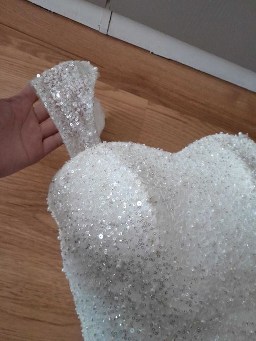 Lekka suknia ślubna w typie księżniczki. Serdecznie polecam