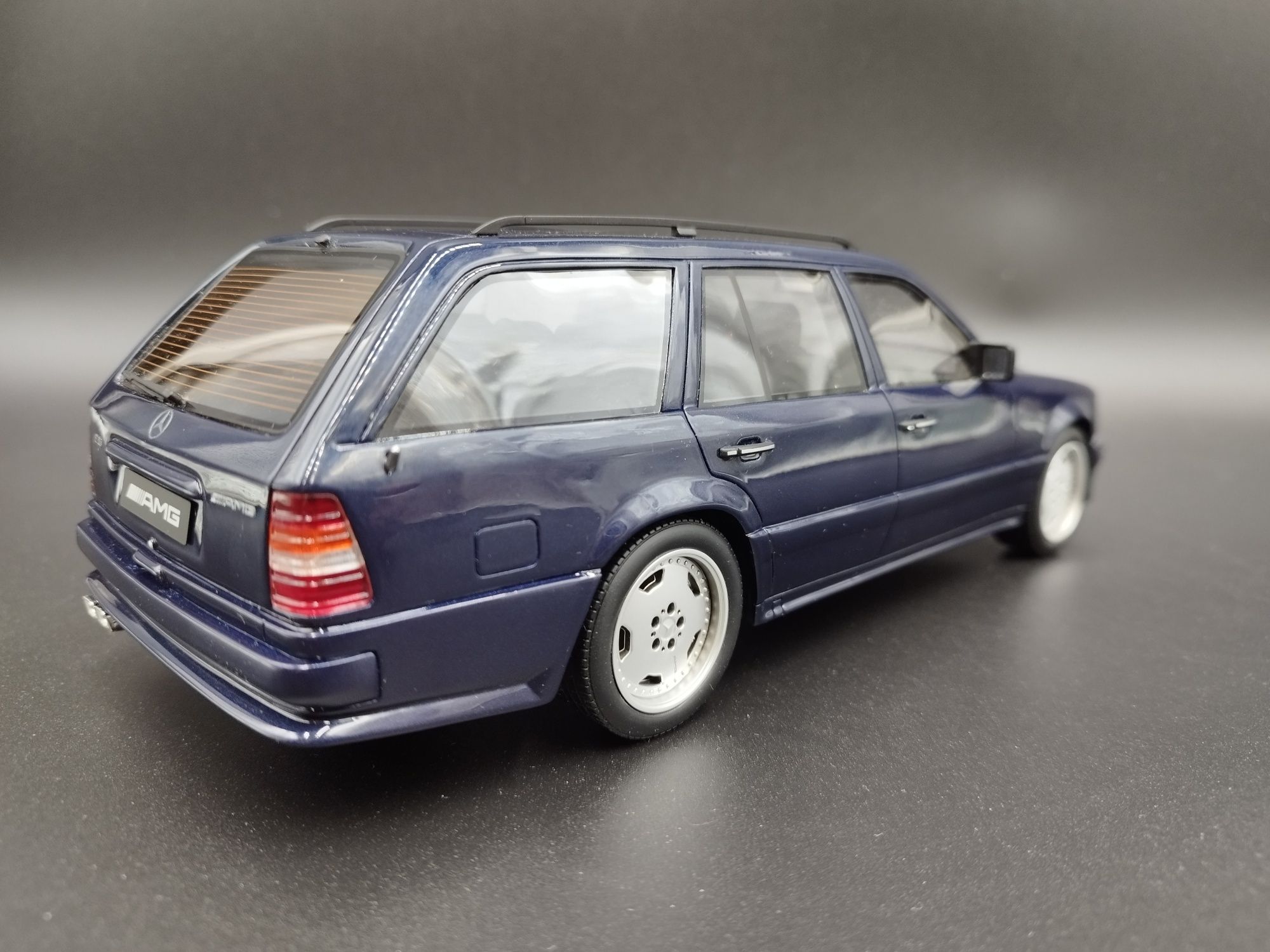 1:18 Otto Mercedes Benz S124 AMG  E36 Blue Model