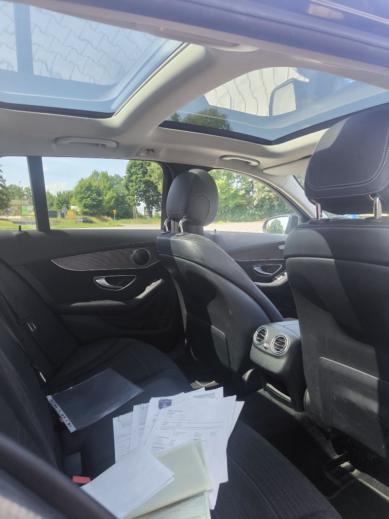 Mercedes C Klasa 180 T AMG Full LED Panorama Drewno Navi Individual