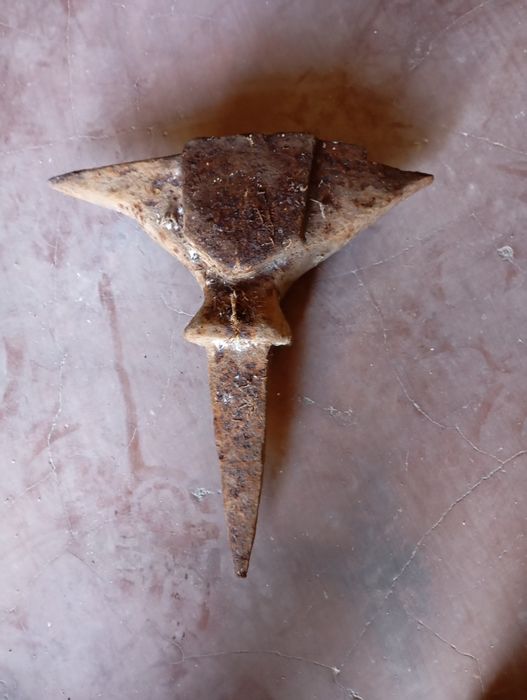 Vendo esta bigorna muita bonita bom estado