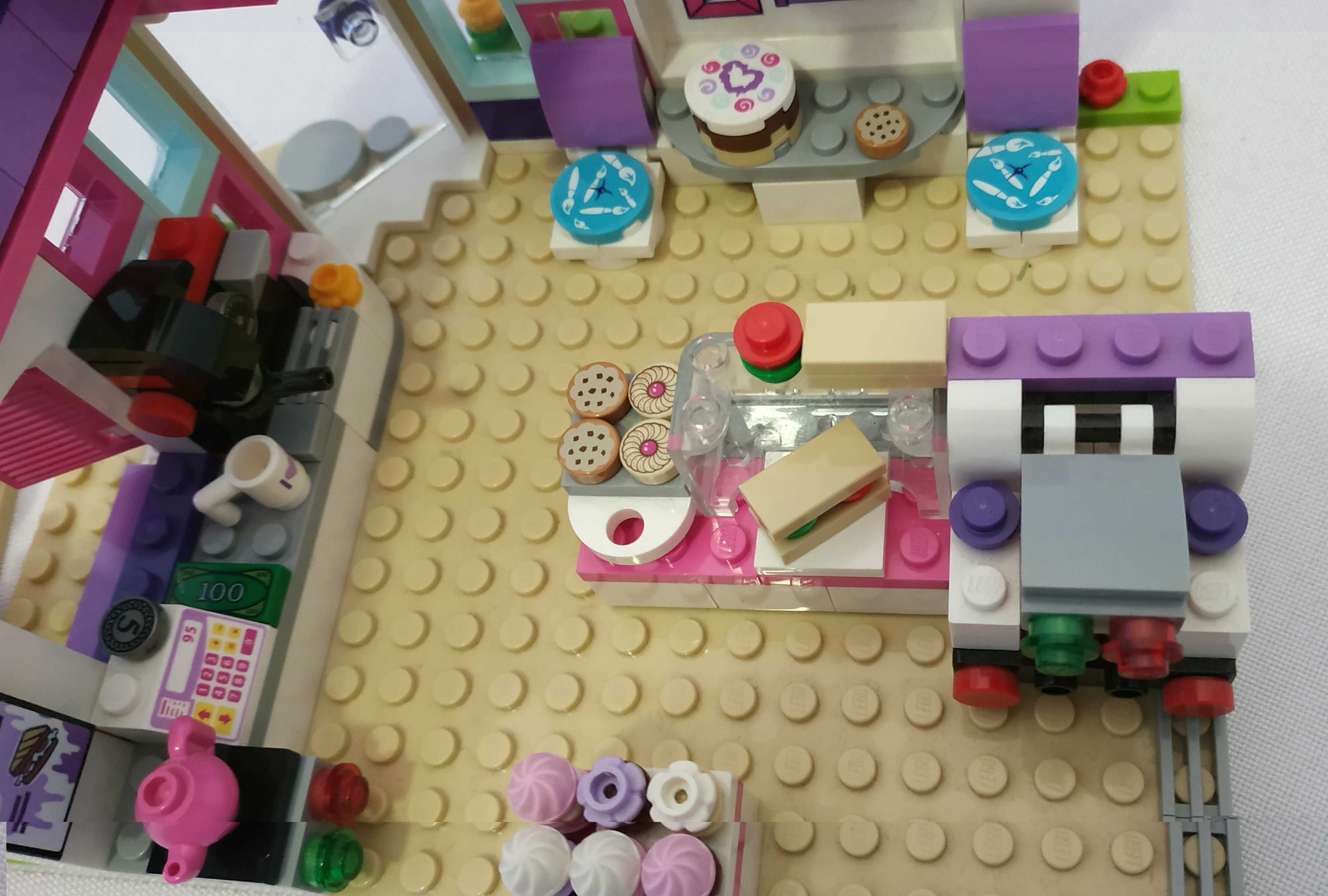 Klocki Lego Friends Artystyczna kawiarnia Emmy 41336 kompletne