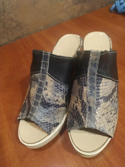 Продам нові ботільони, натуральна шкіра.