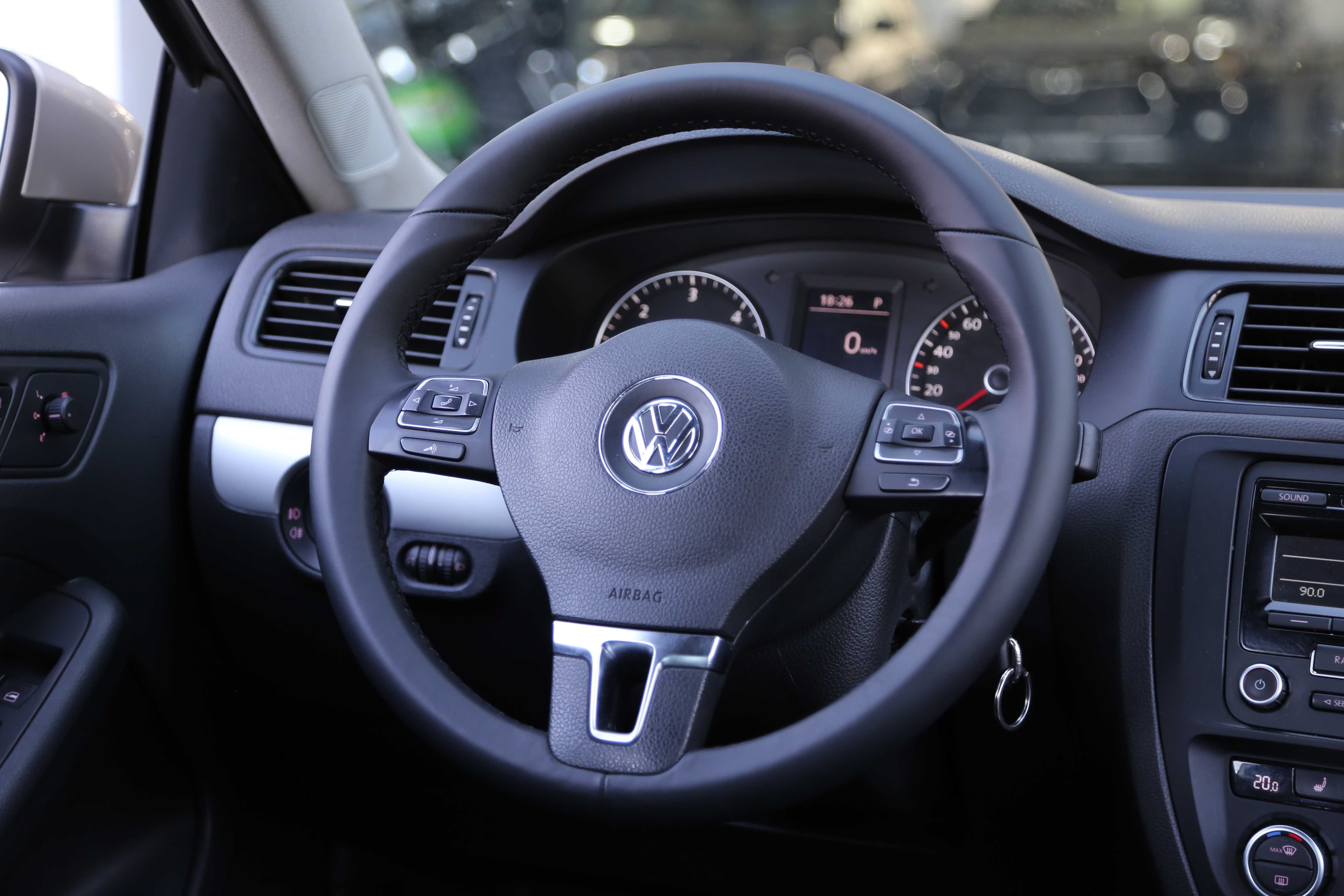 Офіційний Volkswagen Jetta 2014 року