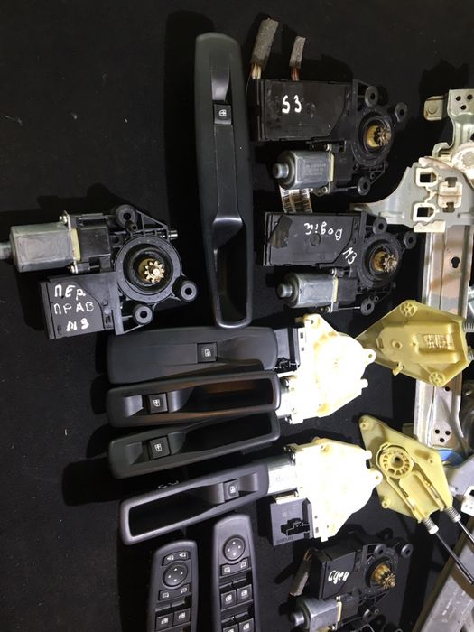 Renault scenic 3 megane 3 замок ручк механізм кнопка моторчик