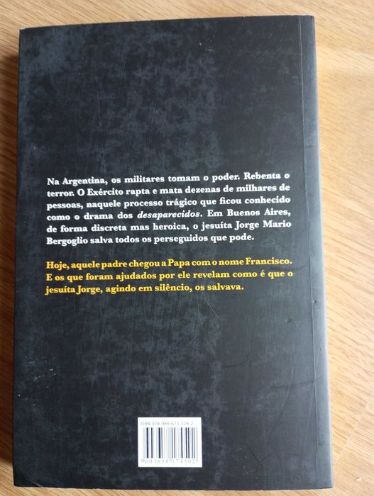 A Lista de Bergoglio
Os que foram salvos por Francisco
de Nello Scavo