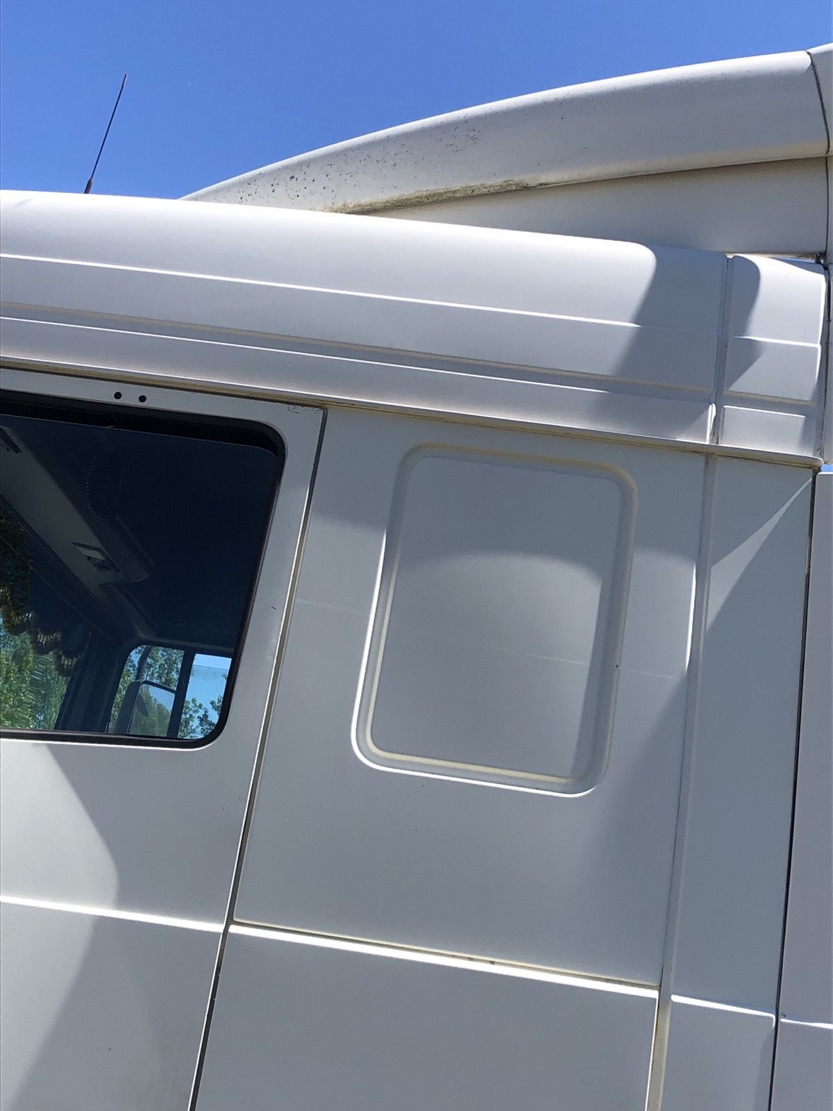 Продається спойлер daf 95
