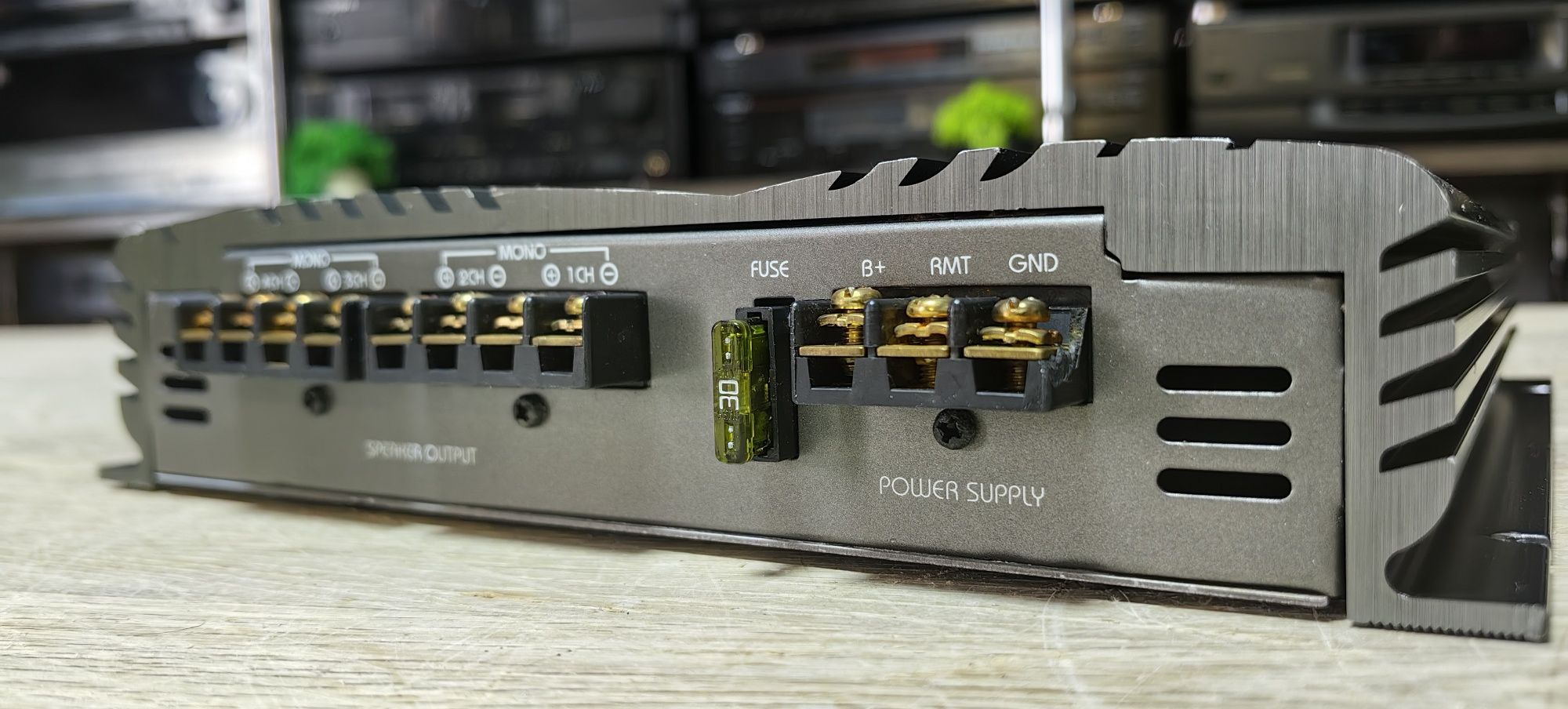 Підсилювач Renegade Ren 720