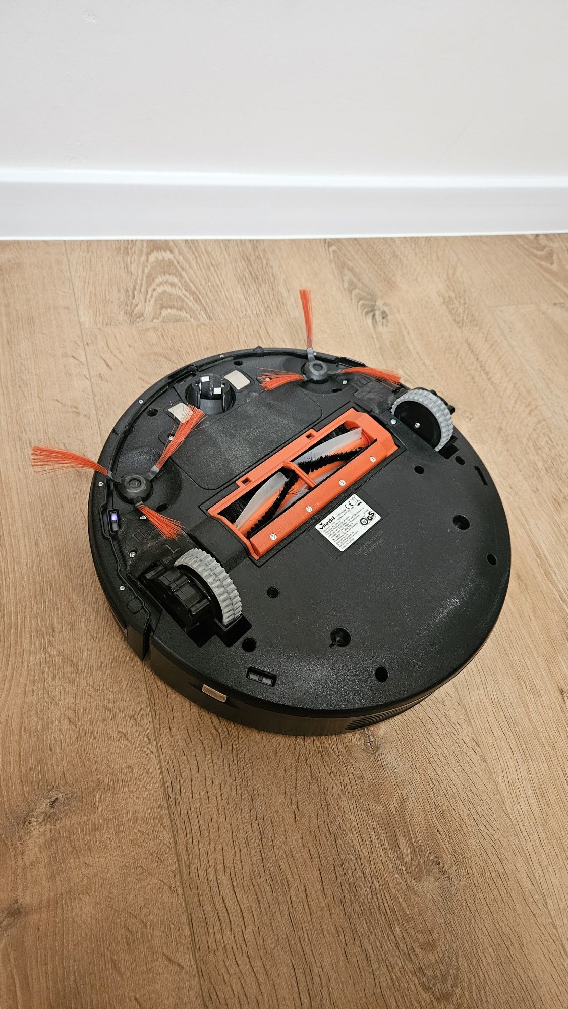 Robot sprzątający odkurzacz Vileda VR302 z pilotem i stacją dokującą