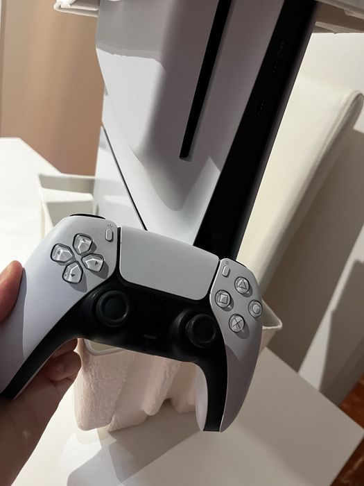 Vendo PS5 c/ FIFA25 1TB