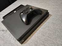 Konsola Xbox One X z padem i pakietem gier