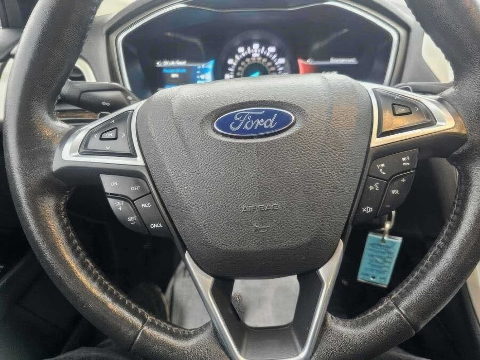 Ford Fusion SE      2016