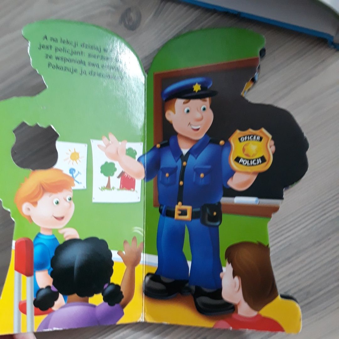 Książka Dobre obyczaje, Policjant, Calineczka
