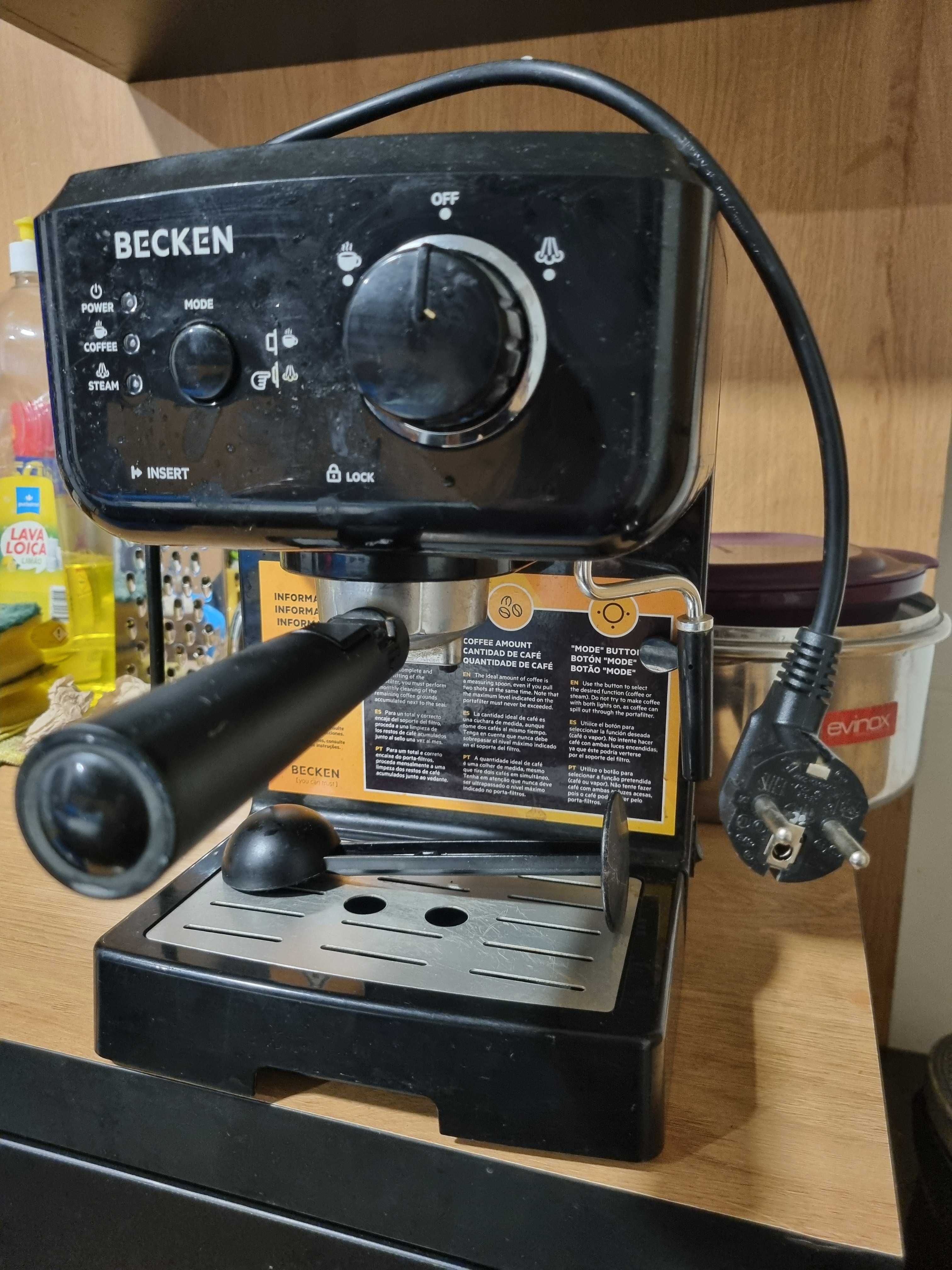 Maquina de cafe semi-nova
