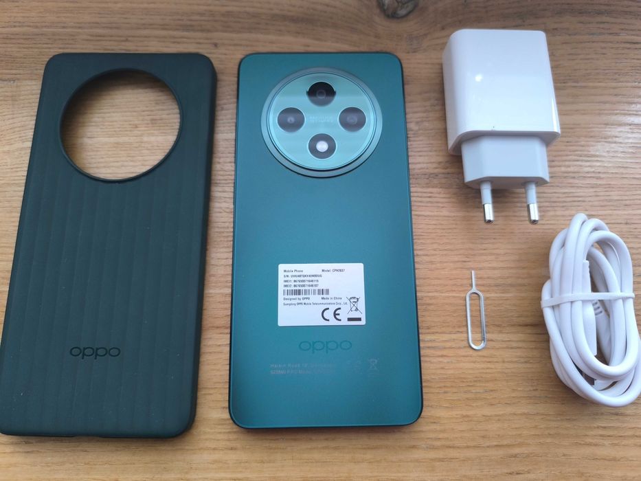 Смартфон OPPO Reno12 FS 5G 12/512GB Black Green