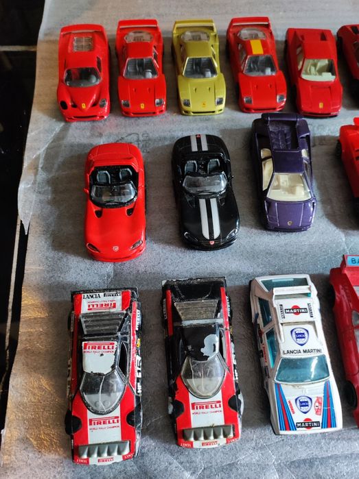 Carros em metal antigos Majorette e Burago