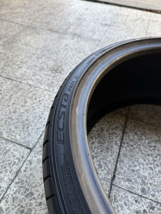 Pneus semi-novos 255/30R20