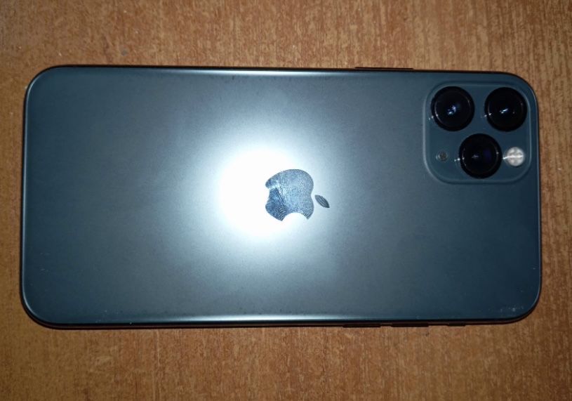 iPhone 11 pro на 512 gb повністю робочий