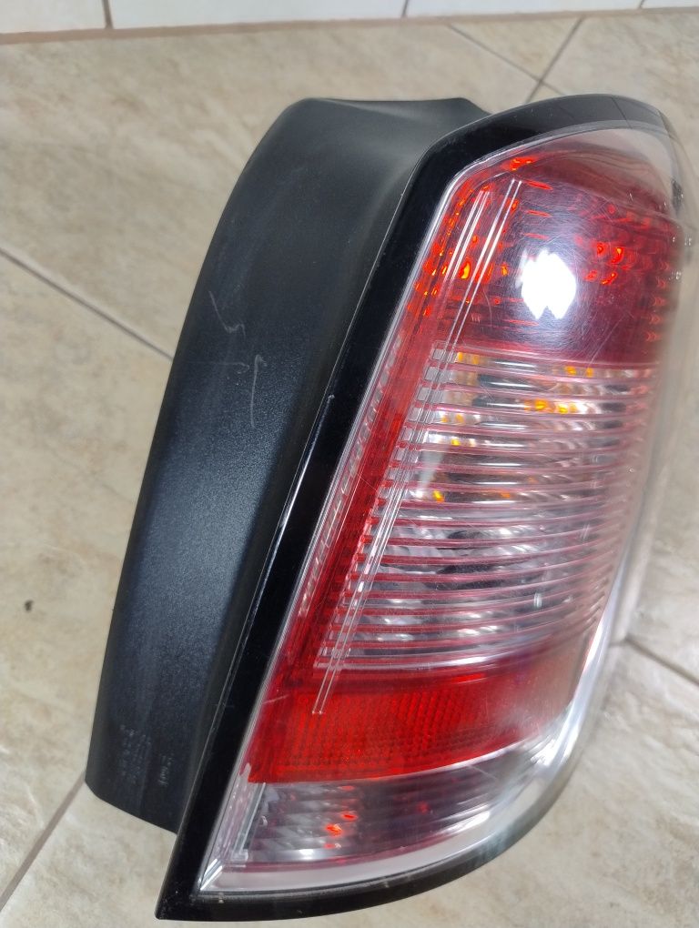 Opel Astra h 3 III kombi lampa prawa  tył wysyłka OLX