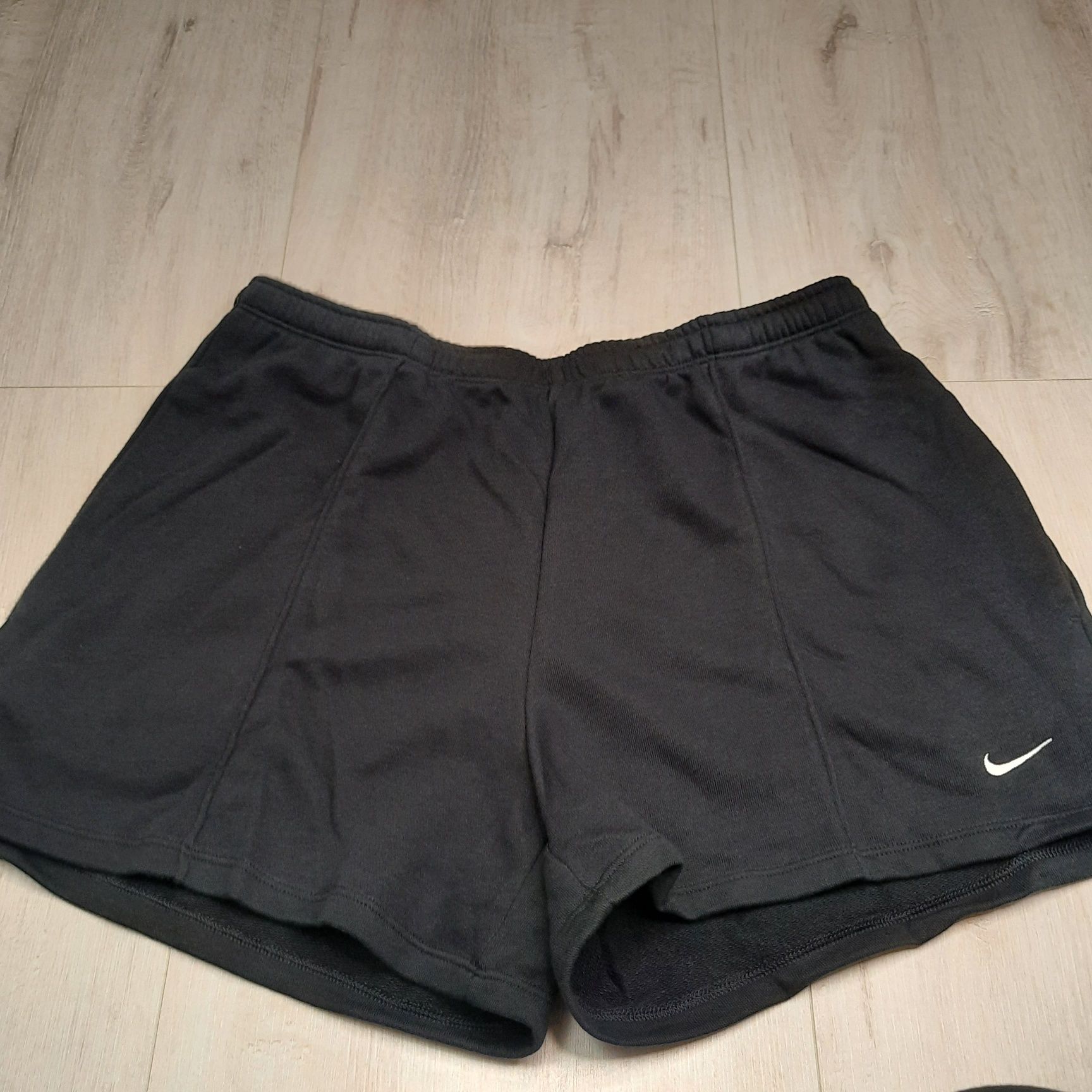 Шорти Nike Sportswear Chill Terry Black HF6940-010