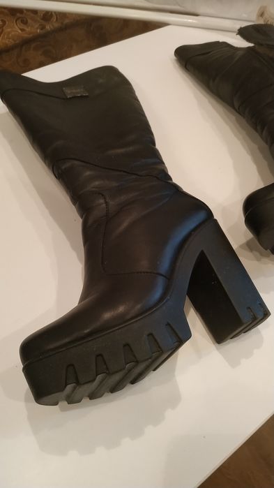 Продам Кожаные сапоги