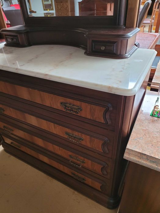 Cómoda em madeira com tampo em pedra e espelho - ÓPTIMO ESTADO