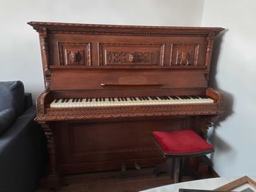 Stare drewniane pianino + taboret