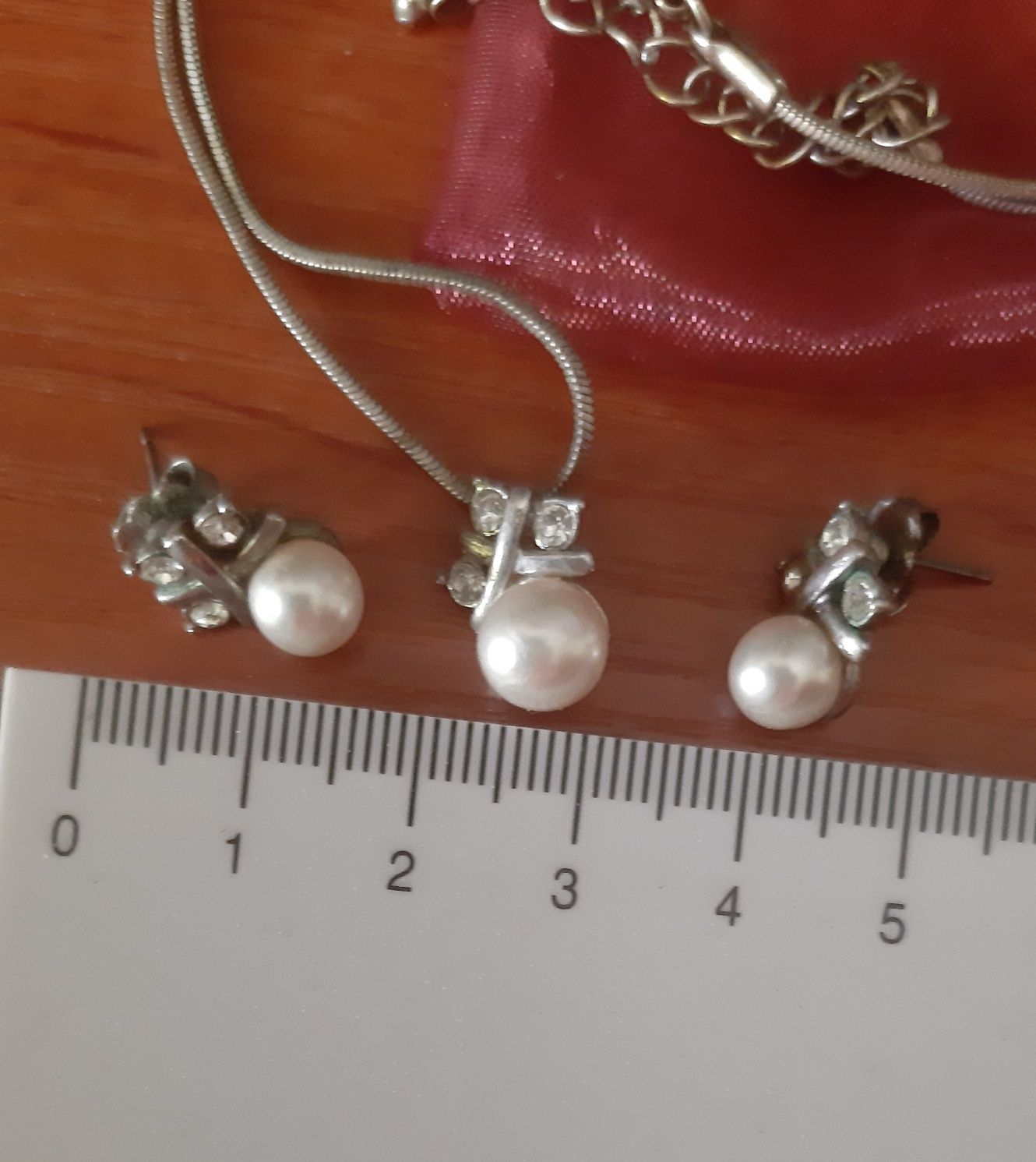 Komplet biżuterii perełki