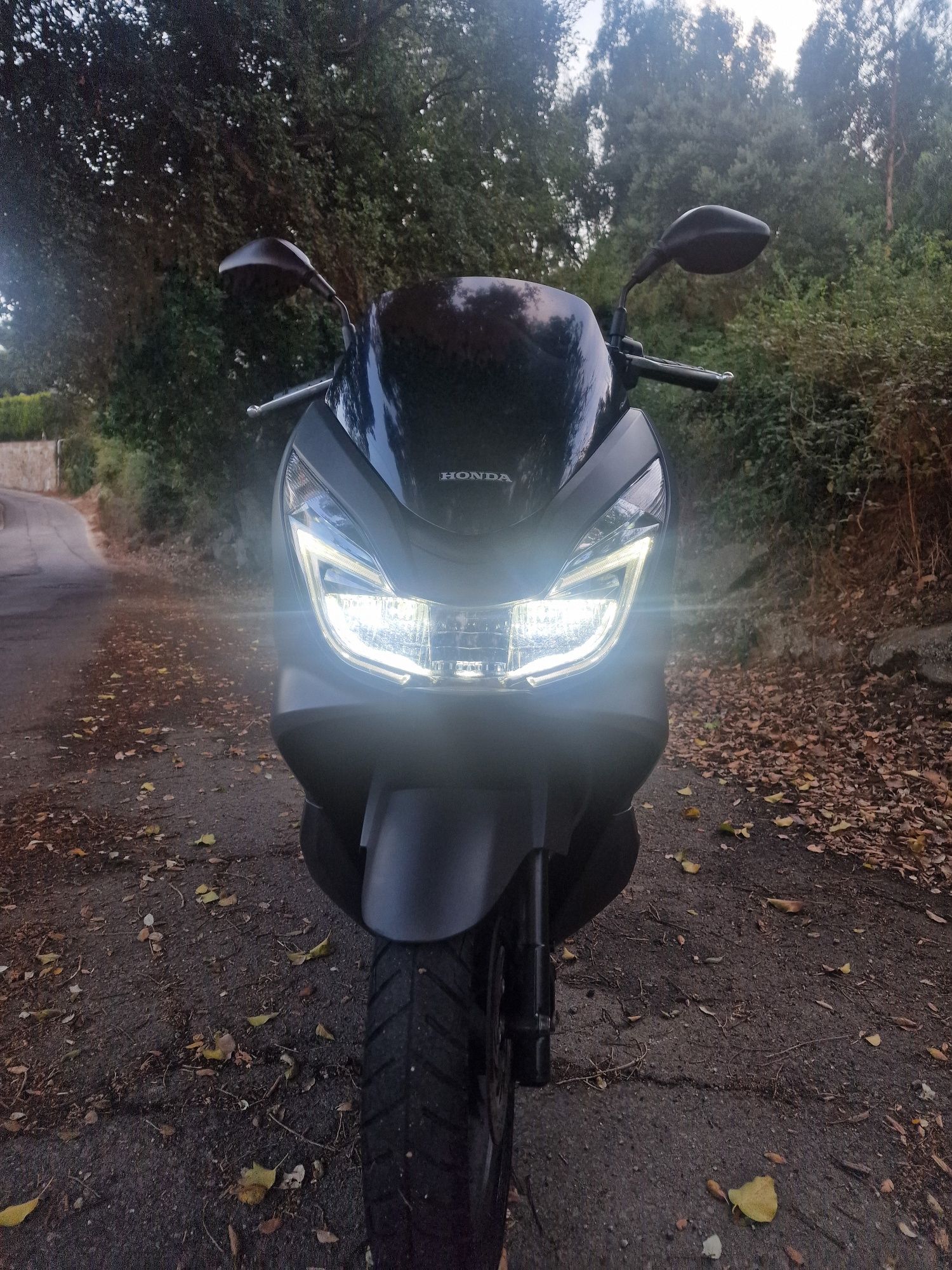 Honda PCX 125 versão Full Led Top Case Original