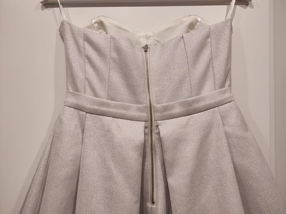Srebrna suknia wizytowa r. S