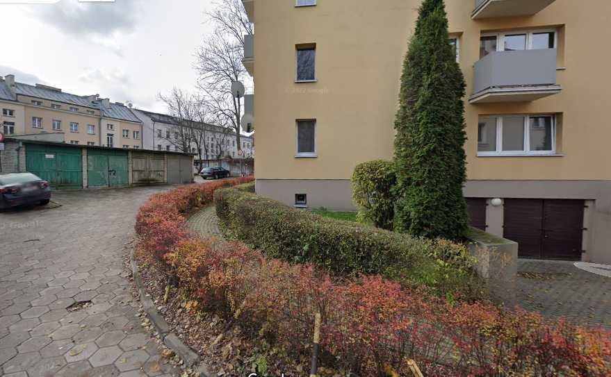 Na sprzedaż murowany garaż zewnętrzny w ścisłym Centrum