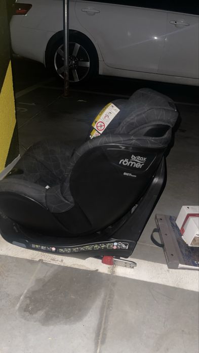 Britax dualfix m size