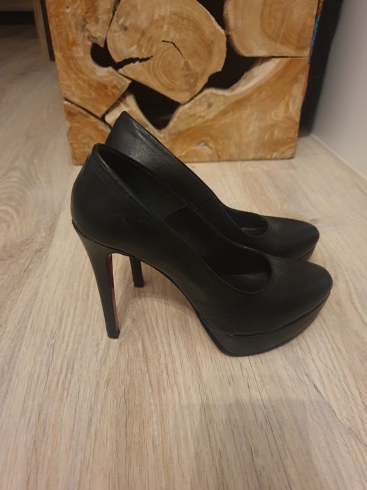 Szpilki czarne Prima Moda 37 z czerwona podeszwa
