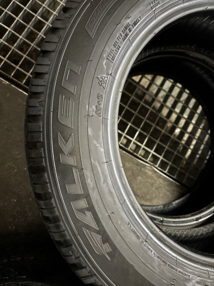 Para opon zimowych 185/65 R15 Falken