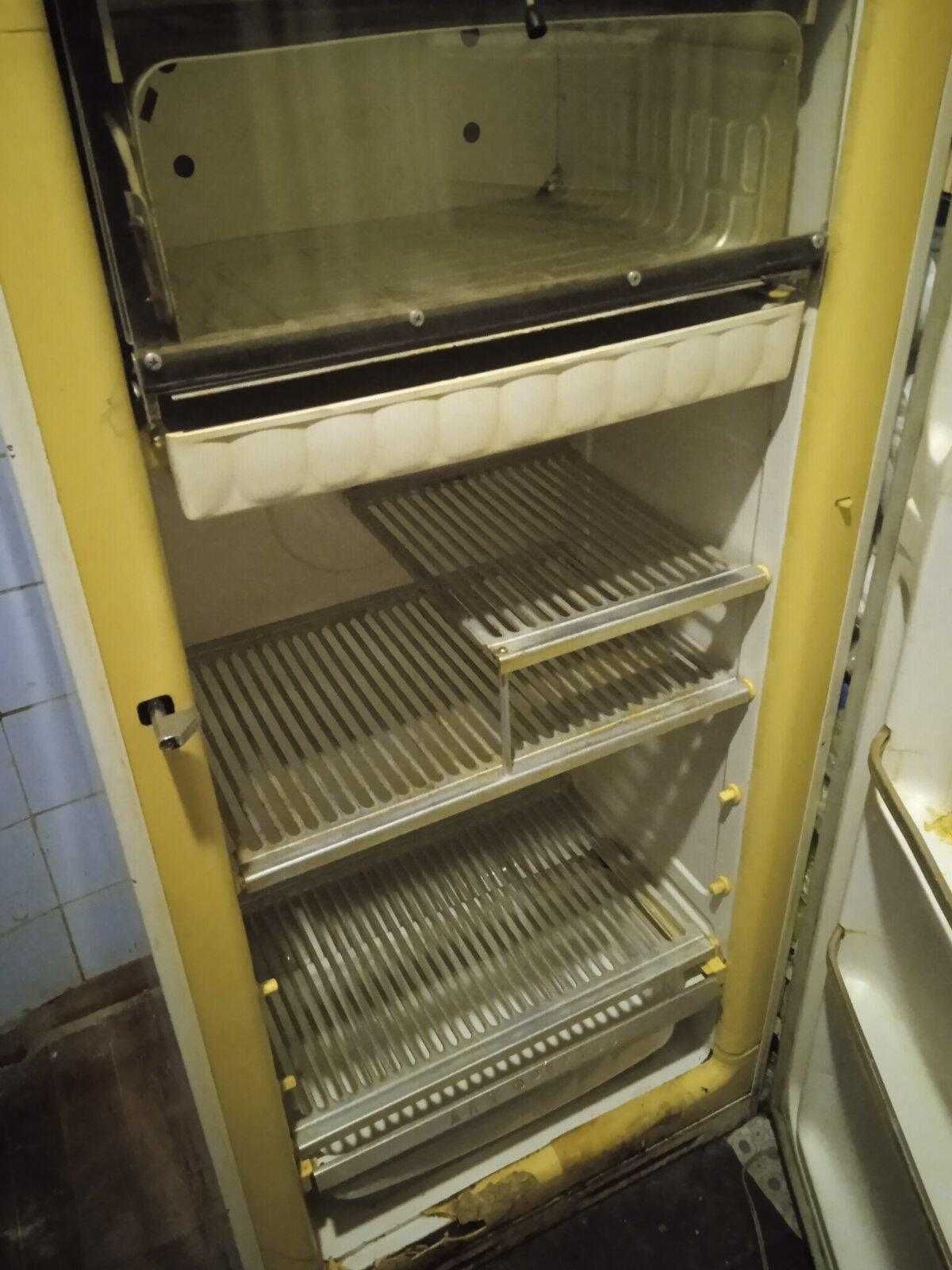 Продам холодильник ЗИЛ - Москва