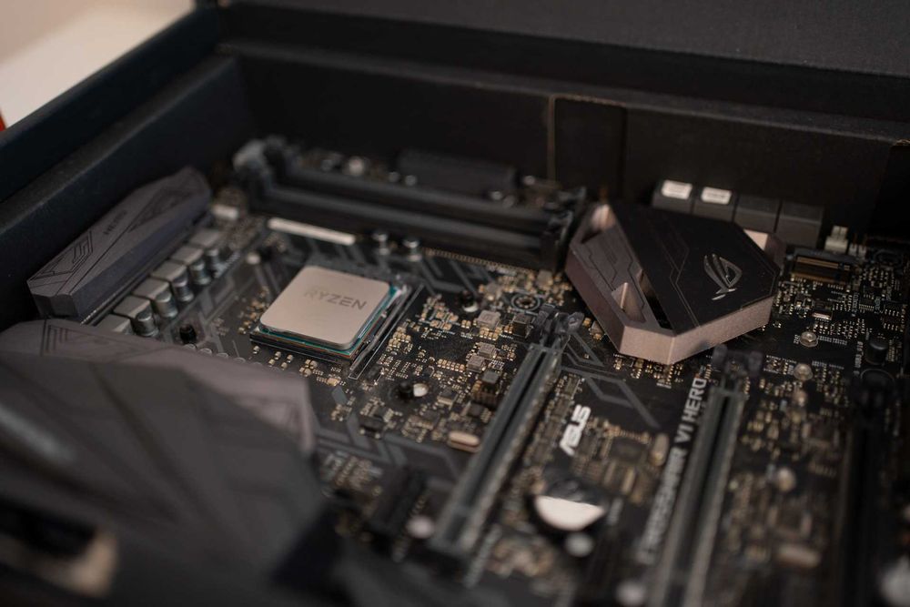 ASUS ROG Crosshair VI Hero (socket AM4) + AMD Ryzen 7 1700X