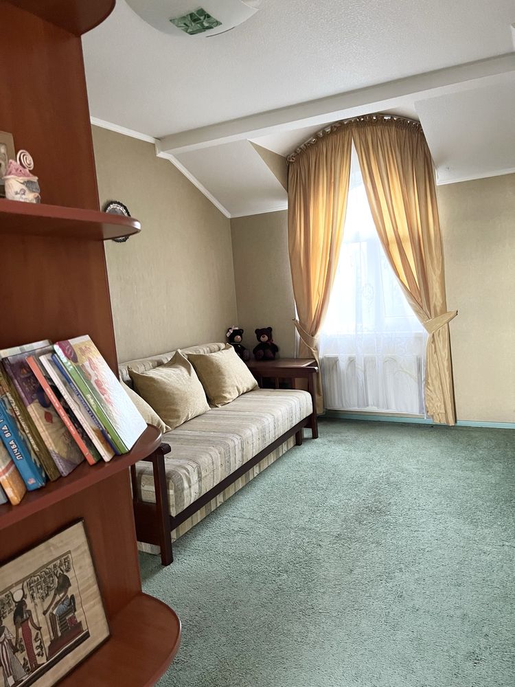 Продається дачний будинок у с. Ступки