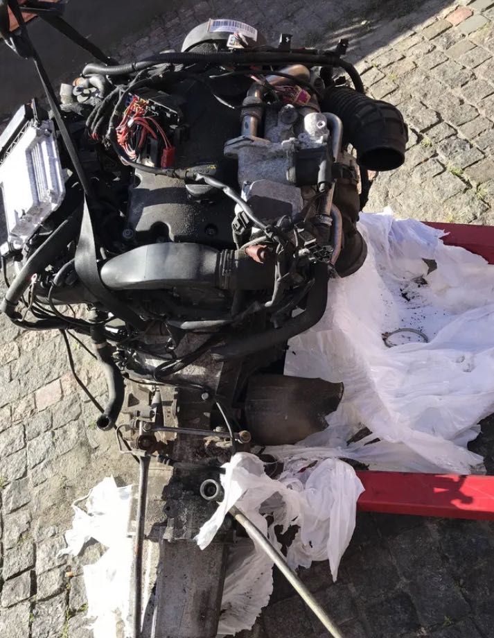 Silnik + wtryski Audi A4  b7 2.0 TDI BPW 140Km 08r
