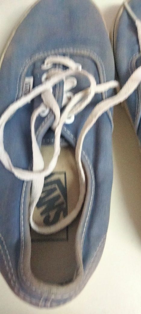 Vans clássicos azuis