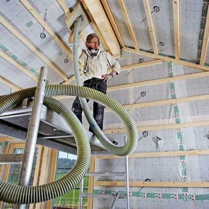 Ocieplenie wdmuchiwanym granulatem pianowanie, piana pur