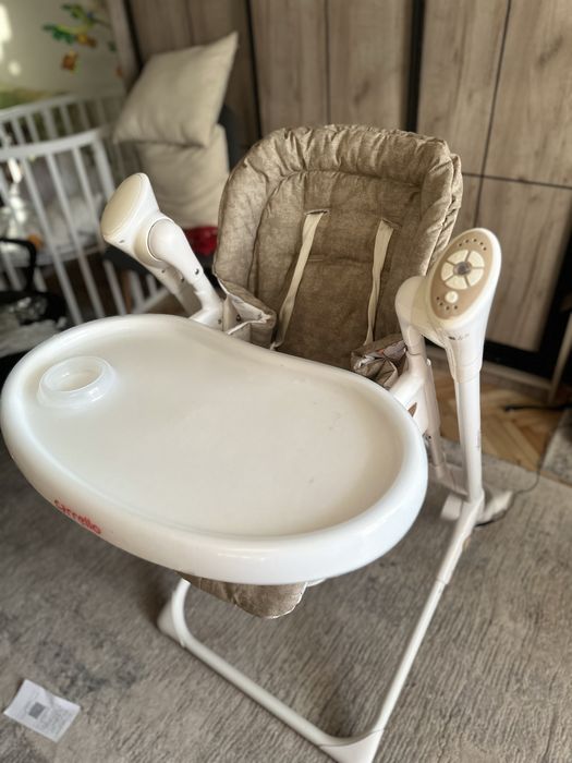 Стільчик- гойдалка для годування Carello triumph