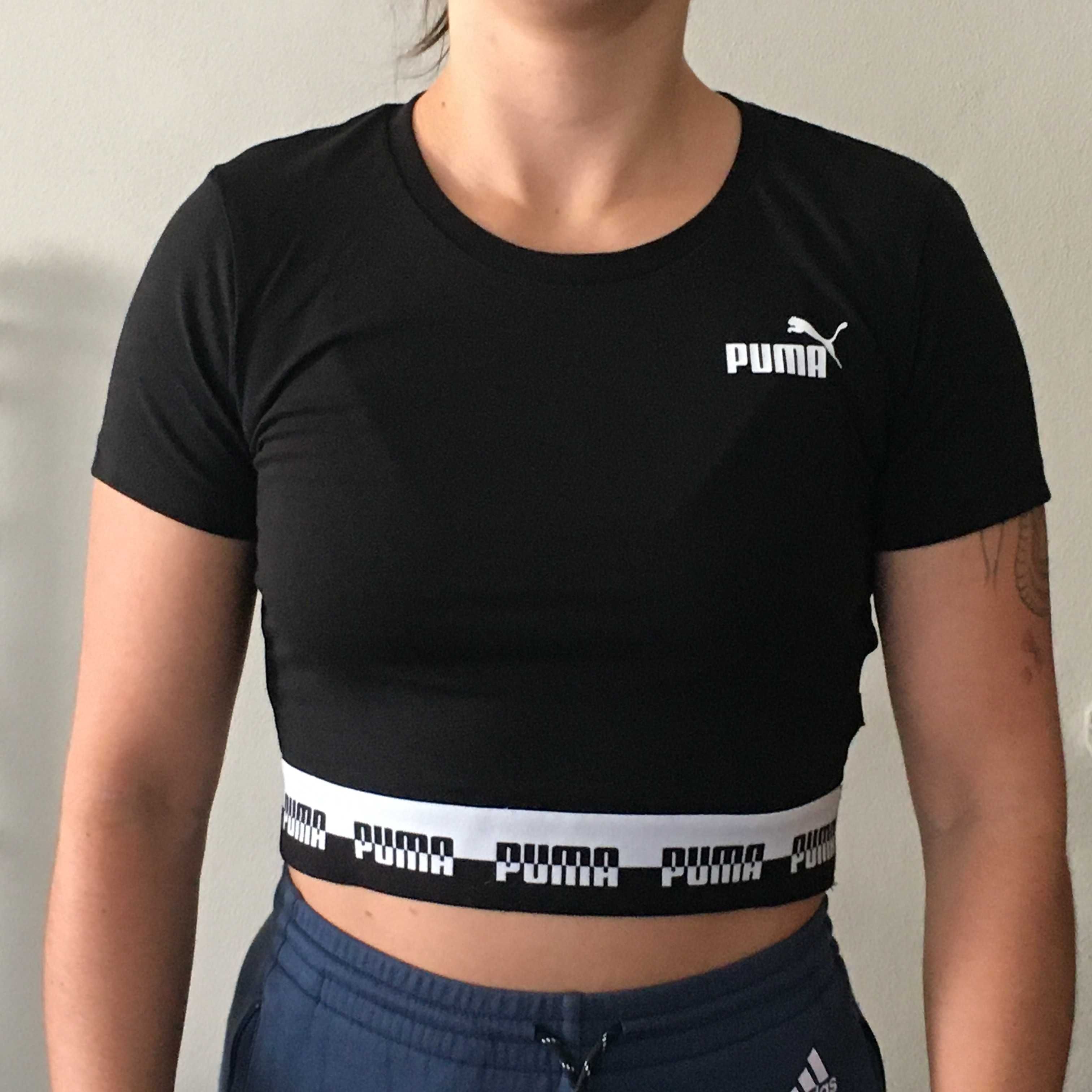 Puma Crop Top preta, manga curta, desporto