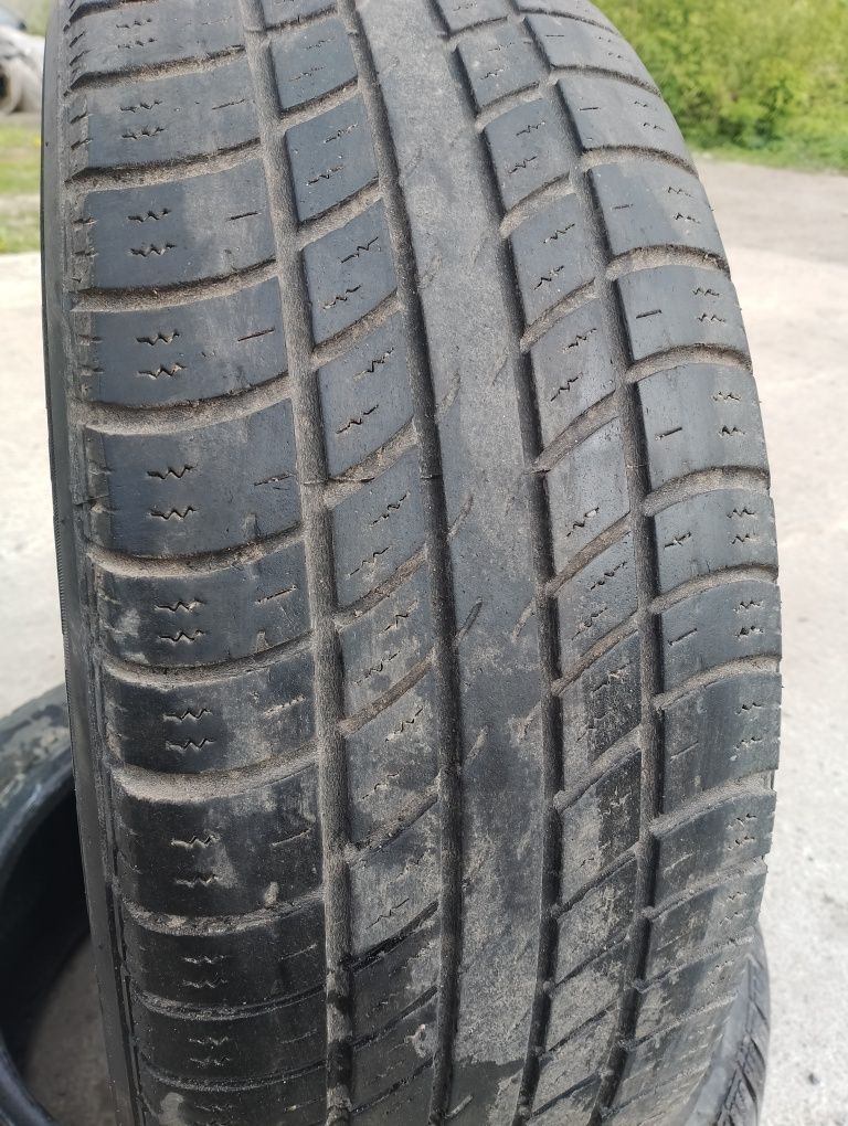 Продам різіну хороший стан 215/55 R18