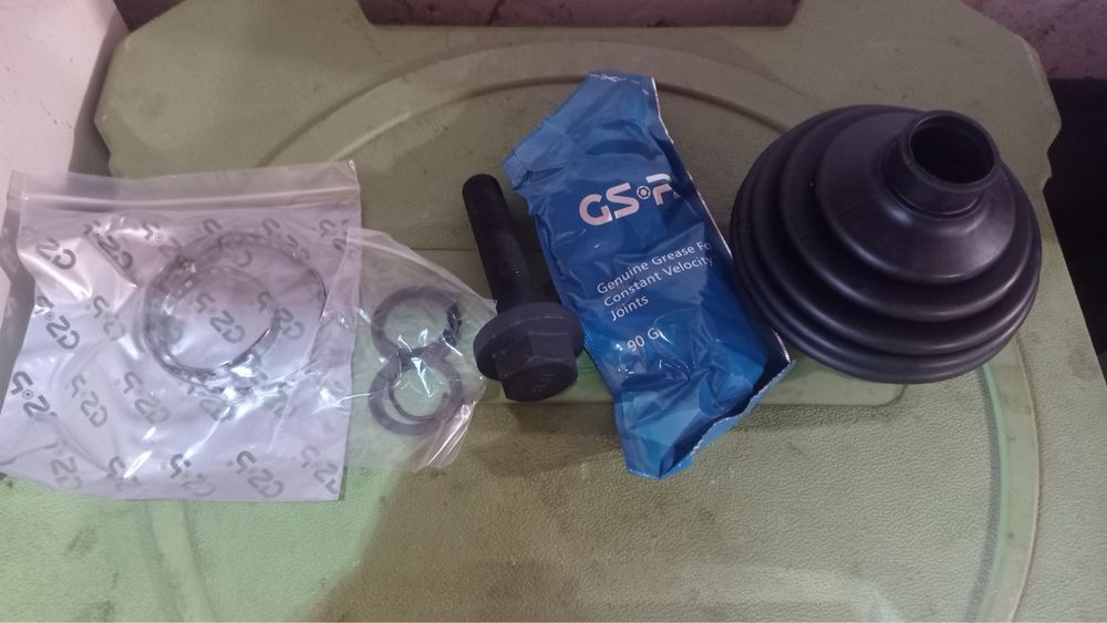 Пильовик приводного валу, комплект gsp 780116