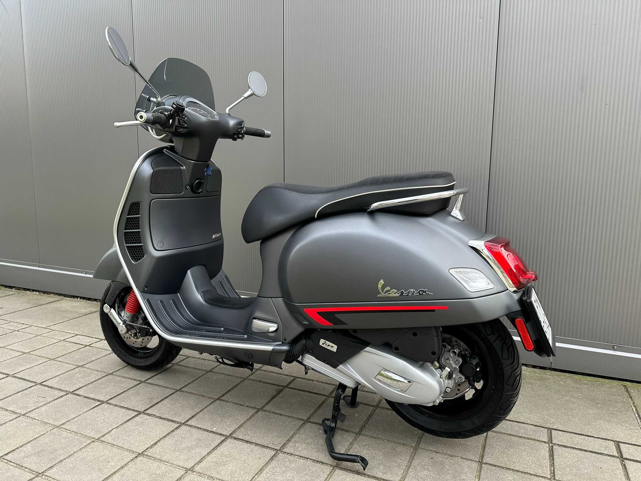 Vespa GTS 125 Super Sport 2021